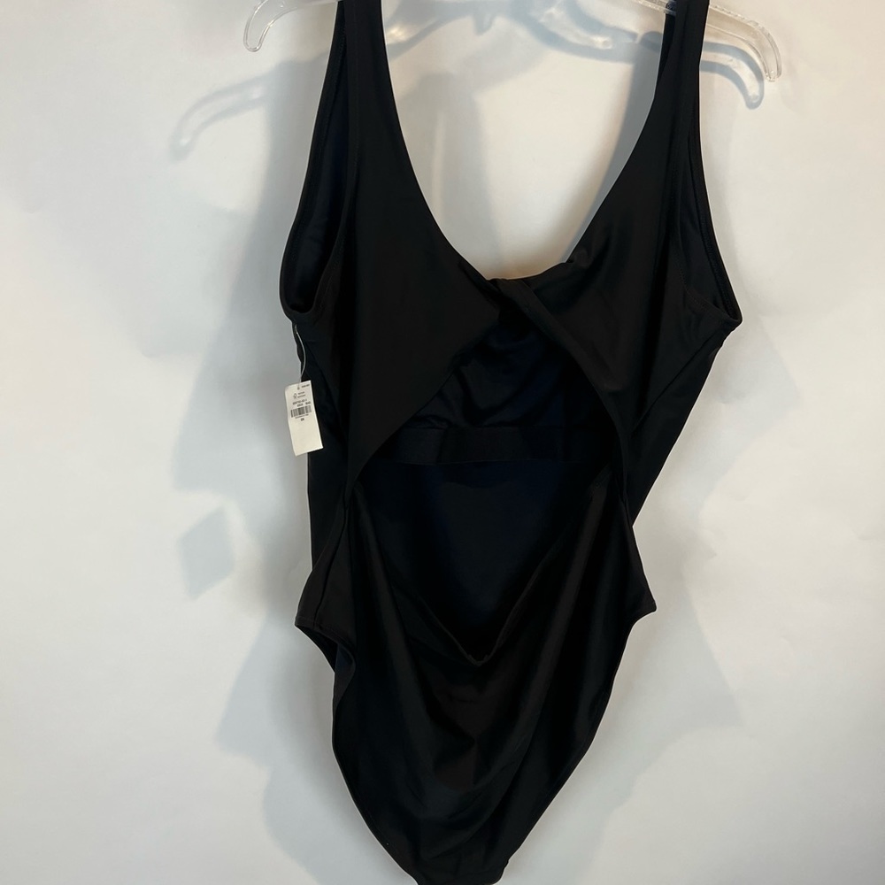 Old Navy Twist Back Cutout One Piece Swimsuit 2X - Picture 4 of 7